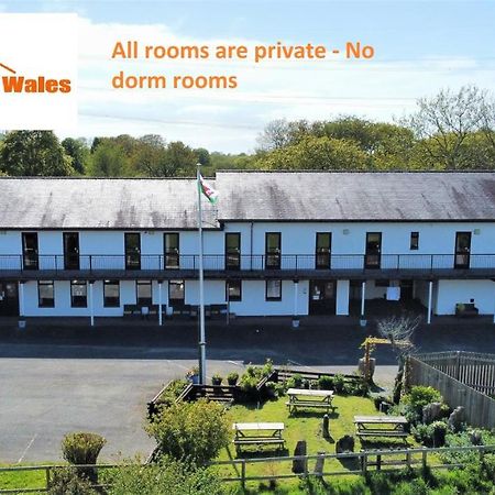 Llanllyfni Basecamp Wales旅舍 外观 照片