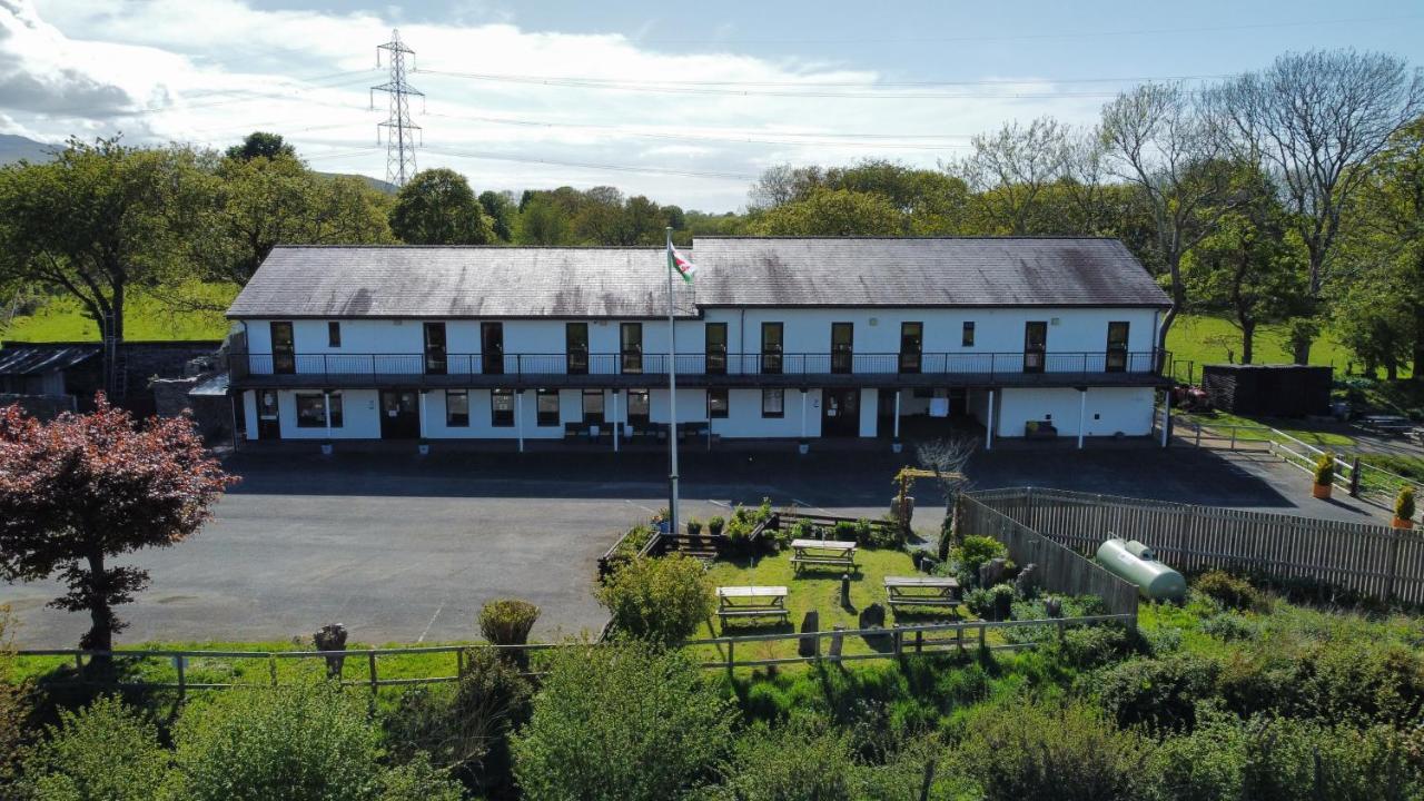 Llanllyfni Basecamp Wales旅舍 外观 照片