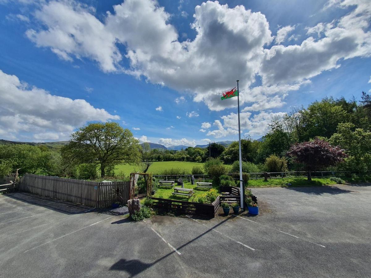 Llanllyfni Basecamp Wales旅舍 外观 照片